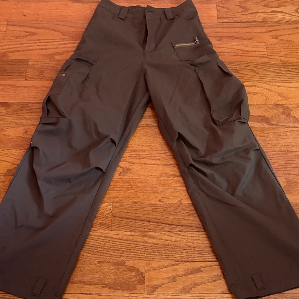 womens Black Cargo Work Pants - Durable Utility Trousers snatches at the waist